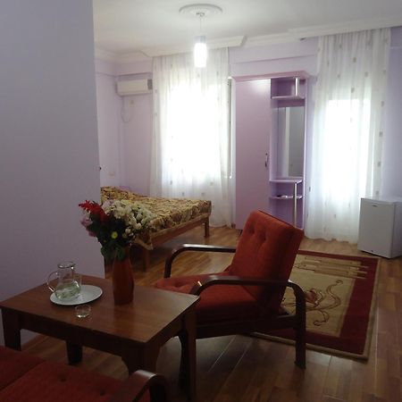 Marani Hotel Batoemi Buitenkant foto