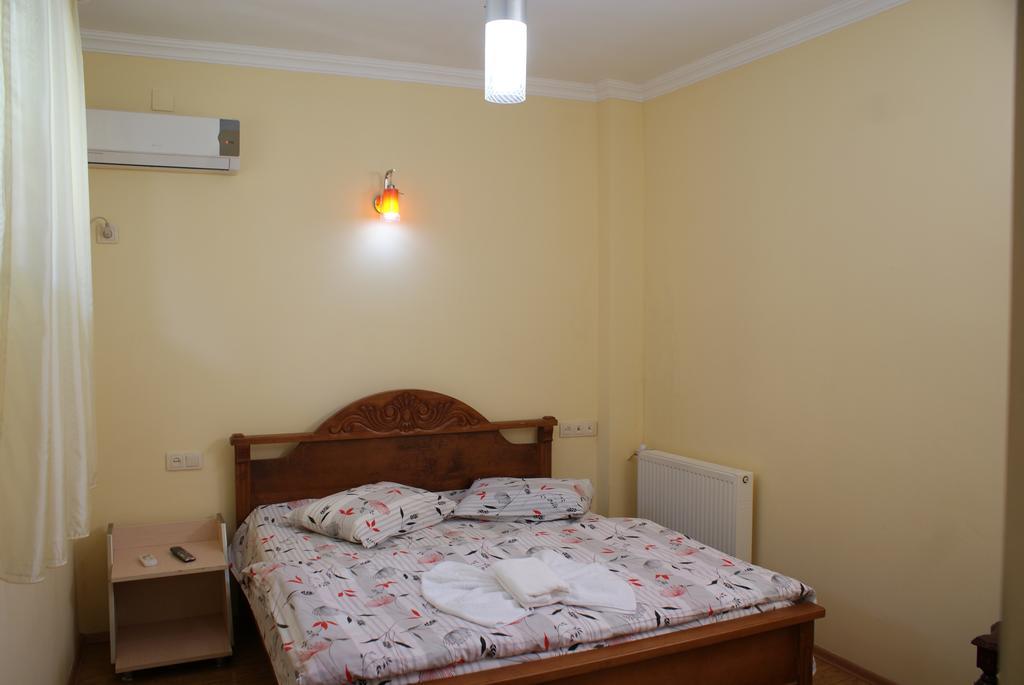 Marani Hotel Batoemi Kamer foto