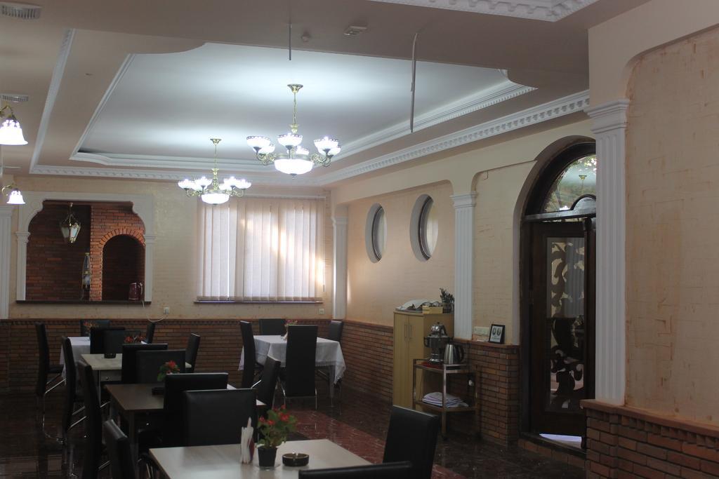 Marani Hotel Batoemi Buitenkant foto