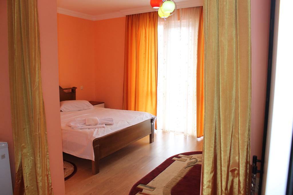 Marani Hotel Batoemi Buitenkant foto