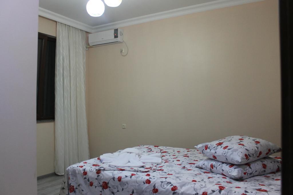 Marani Hotel Batoemi Kamer foto