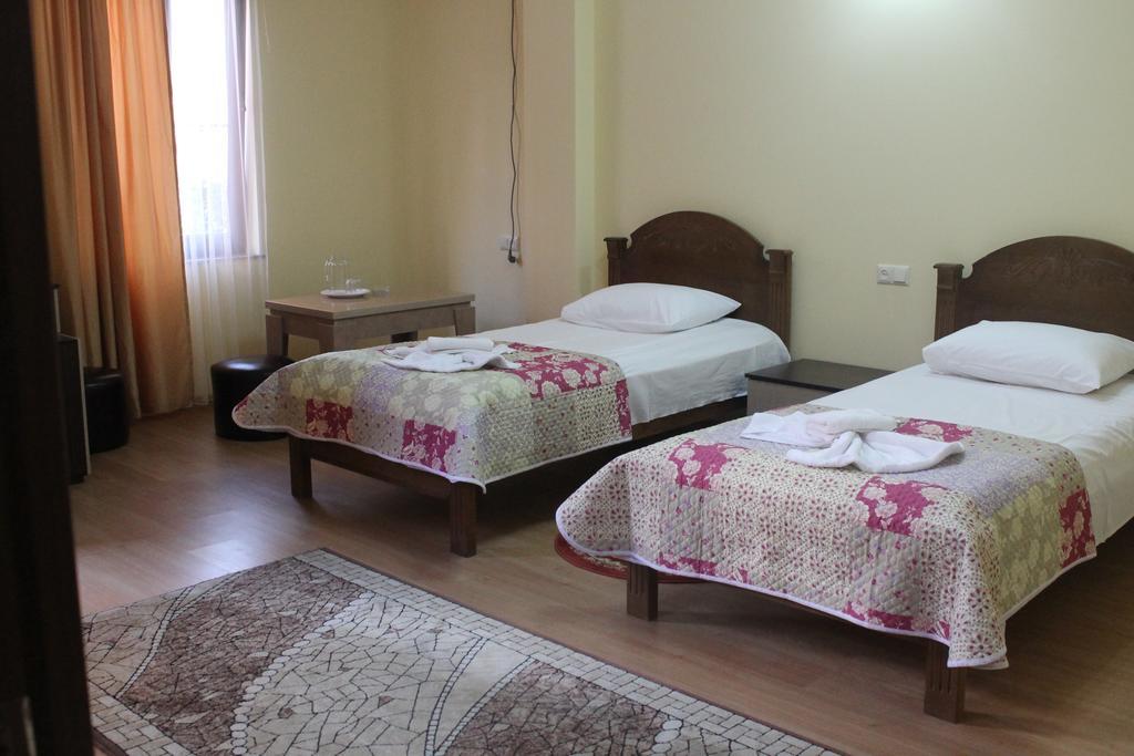 Marani Hotel Batoemi Kamer foto