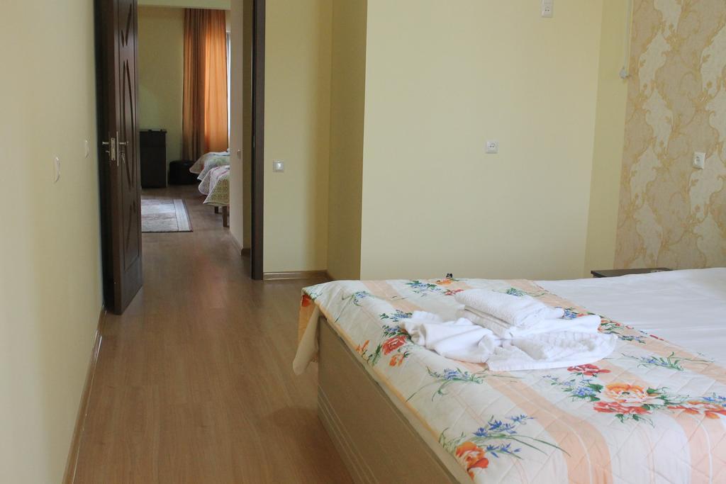 Marani Hotel Batoemi Kamer foto