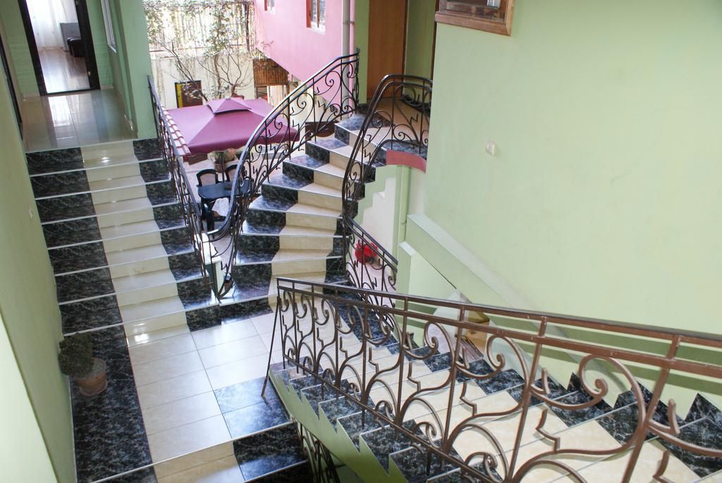 Marani Hotel Batoemi Buitenkant foto
