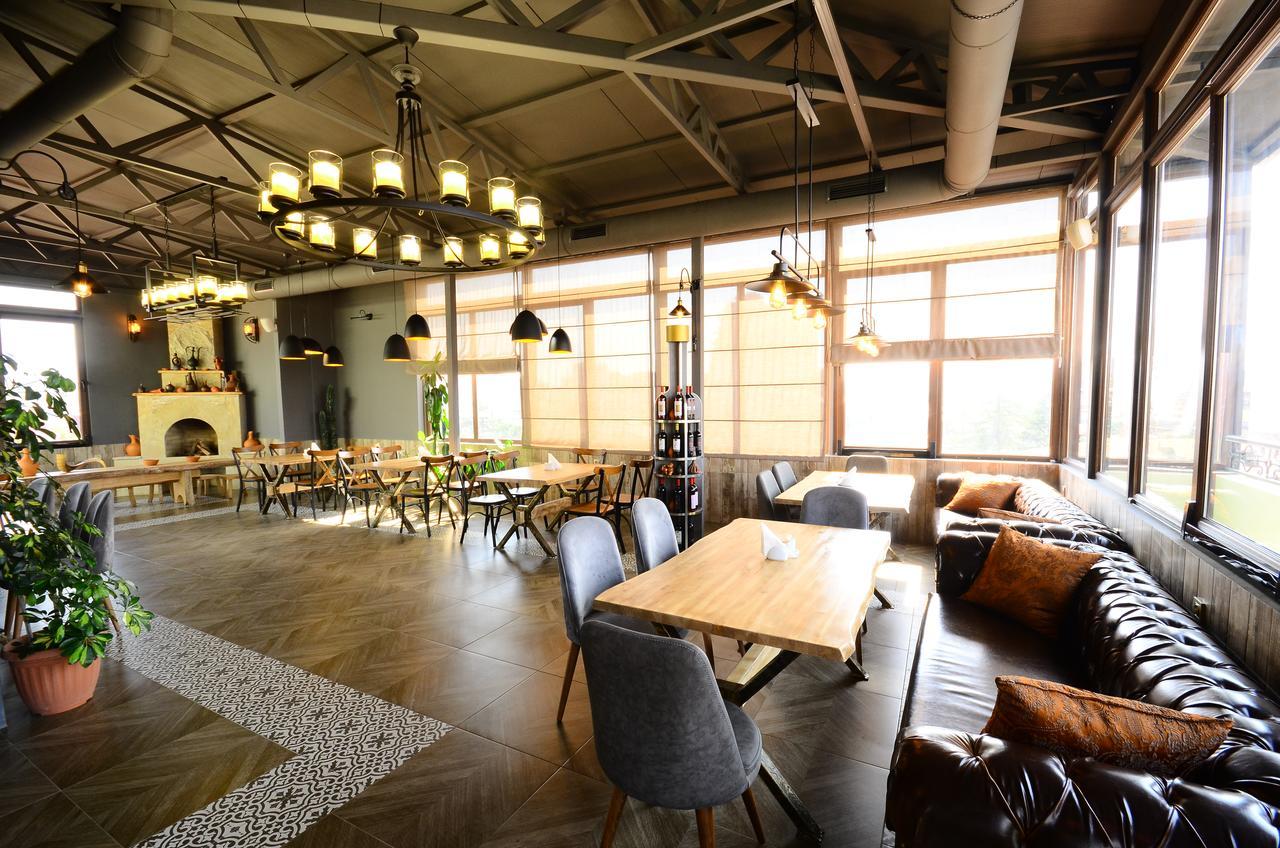 Marani Hotel Batoemi Buitenkant foto