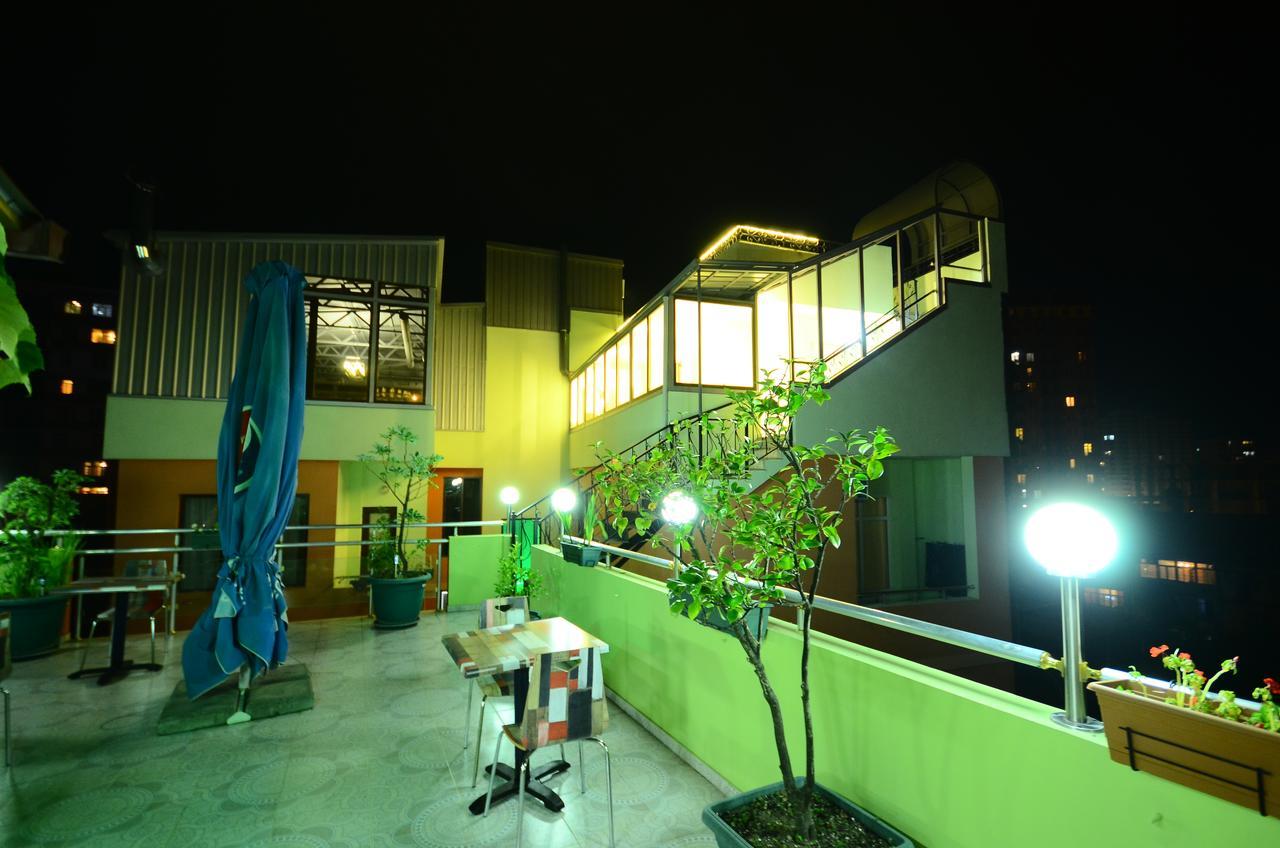 Marani Hotel Batoemi Buitenkant foto